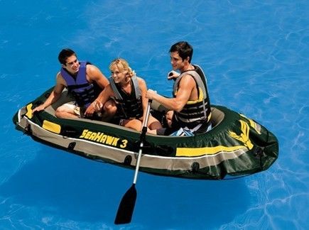 Comfortable 0.75mm PVC 3 Person Inflatable Boat Set Up With Oars