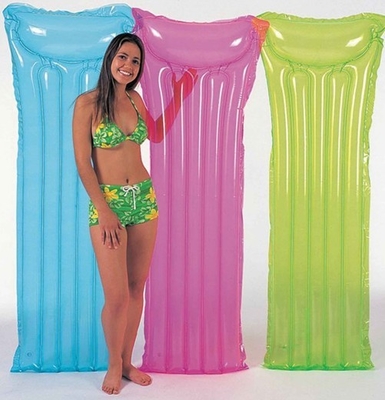 Colchón de aire inflable transparente promocional del Pvc con el logotipo de encargo para la playa